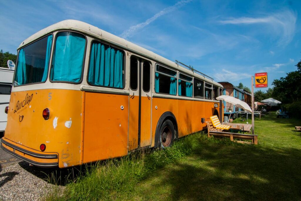 Oltimer-Postauto Bed'n-Bus Camping Eichholz