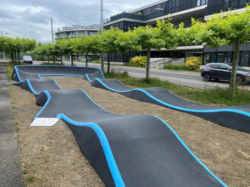 Pumptrack Brünnen am Le-Corbusier-Platz