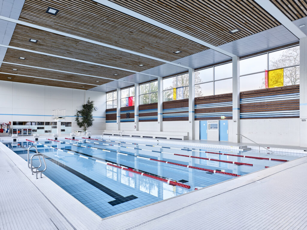 Schwimmbecken Hallenbad Wyler