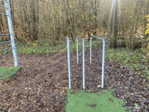 Low Bars auf der Street-Workout-Anlage Bodenweid