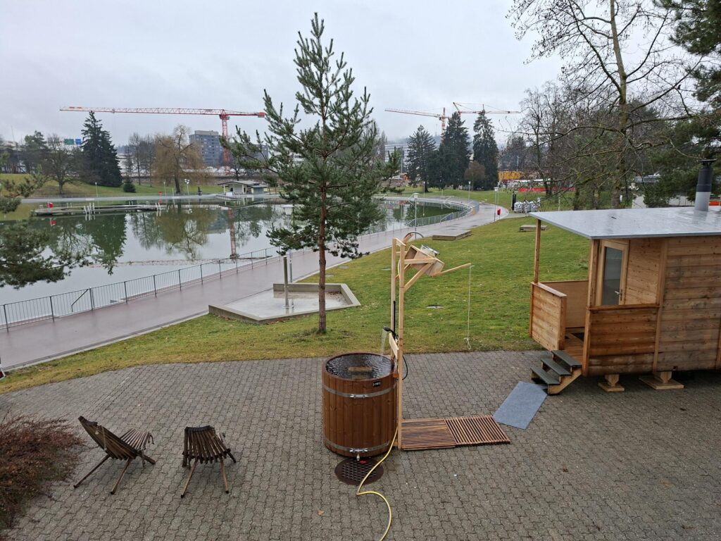Saunawagen auf dem Gelände des Freibads Weyermannshaus